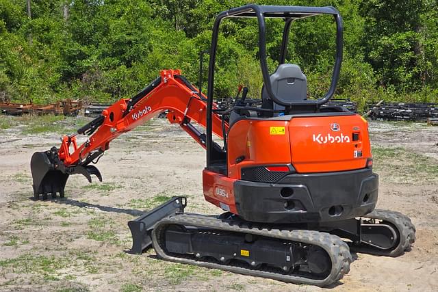 Image of Kubota U35-4 equipment image 4