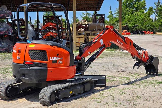 Image of Kubota U35-4 equipment image 3