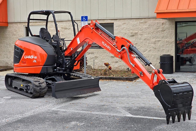 Image of Kubota U48-5 equipment image 2