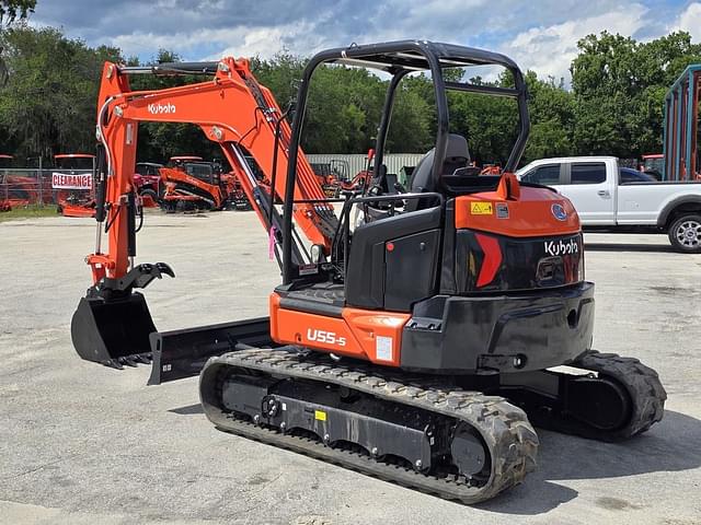 Image of Kubota U55-5 equipment image 3