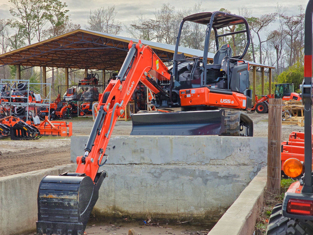 2025 Kubota U55-5 Equipment Image0