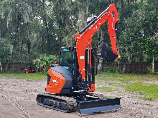 Image of Kubota U55-5 equipment image 4