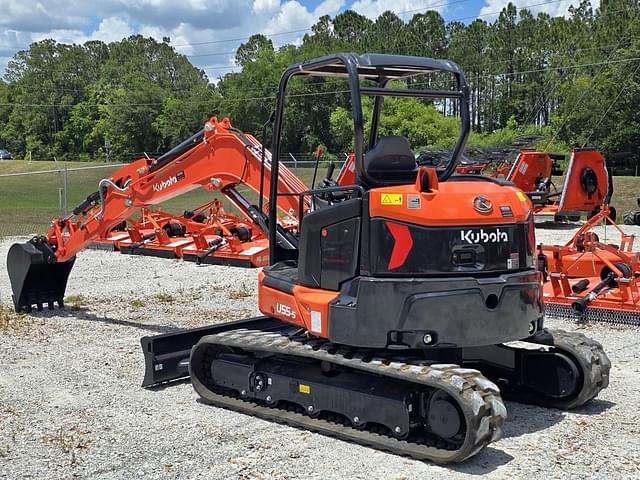 Image of Kubota U55-5 equipment image 3