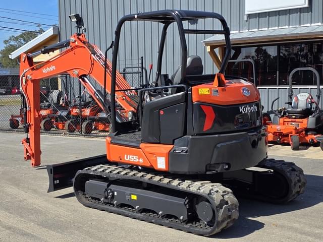 Image of Kubota U55-5 equipment image 4