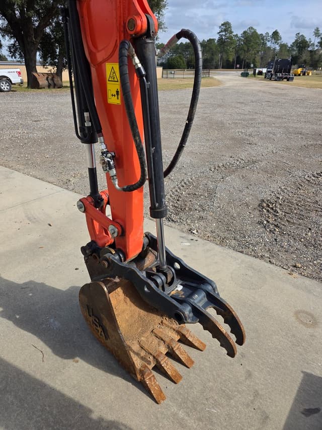 Image of Kubota U27-4 equipment image 4