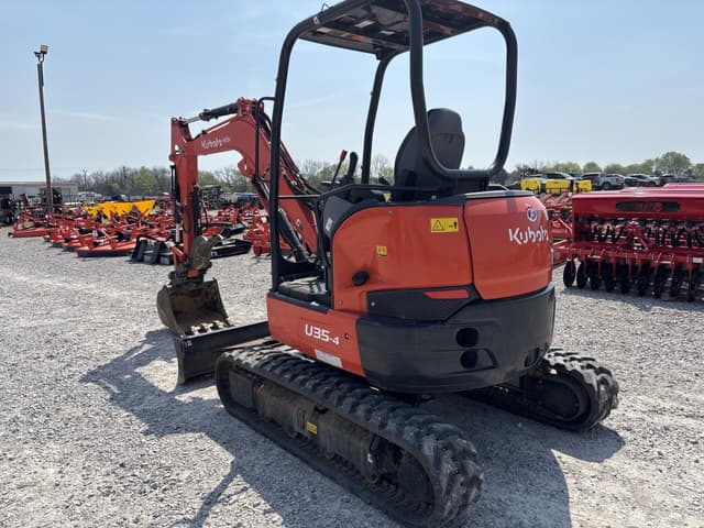 Image of Kubota U35-4 equipment image 4