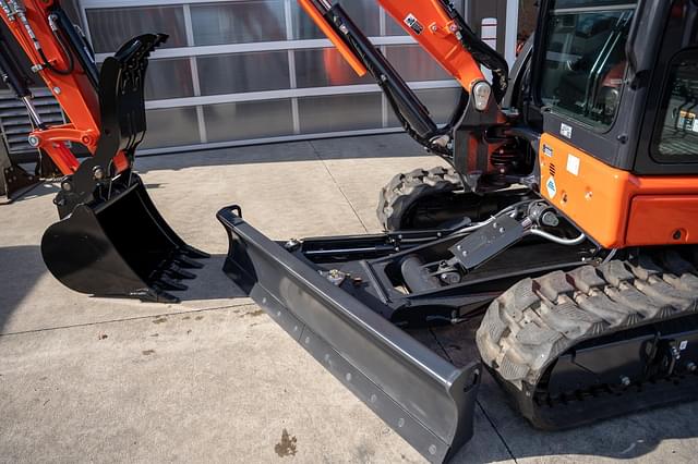 Image of Kubota U48-5 equipment image 2