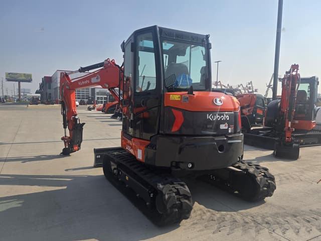 Image of Kubota U55-5 equipment image 2