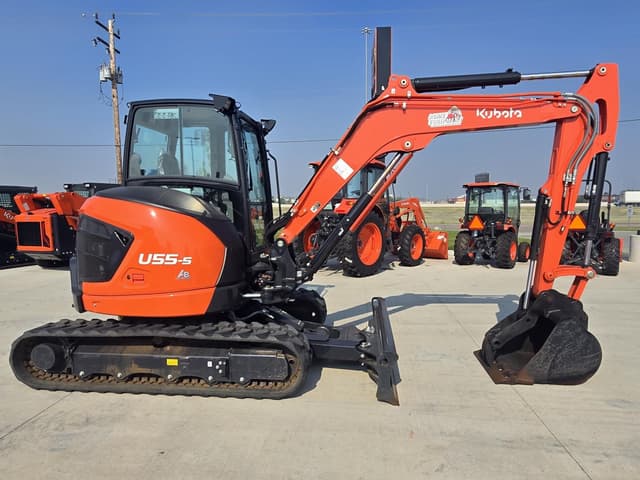 Image of Kubota U55-5 equipment image 1