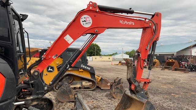 Image of Kubota U55-5 equipment image 4