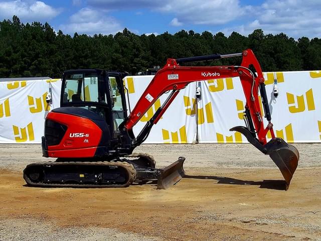 Image of Kubota U55-5 equipment image 3