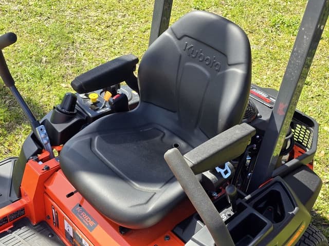 Image of Kubota Z232KW-42 equipment image 4