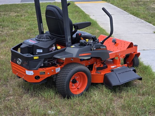 Image of Kubota Z232 equipment image 3