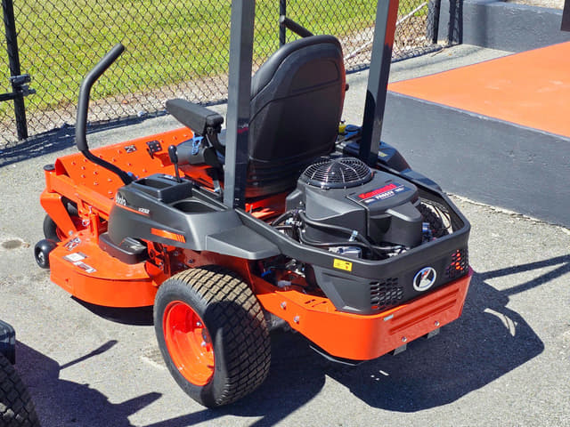 Image of Kubota Z232KW-42 equipment image 2