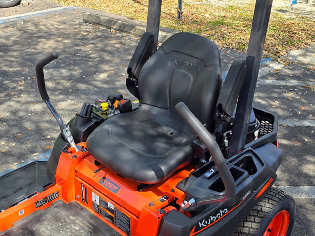 Image of Kubota Z232KW-42 equipment image 4
