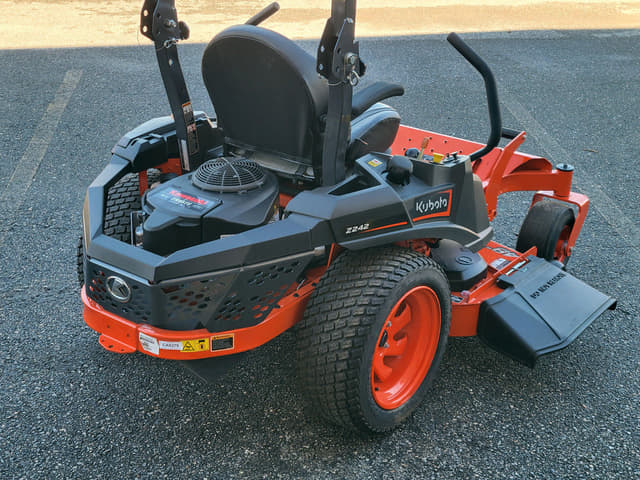 Image of Kubota Z242KW-48 equipment image 2