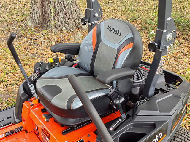 Image of Kubota Z242KW-48 equipment image 4