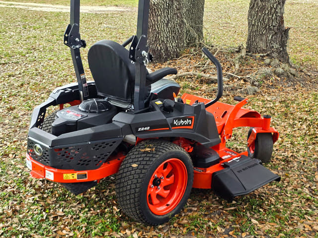 Image of Kubota Z242KW-48 equipment image 2