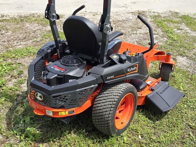 Image of Kubota Z242 equipment image 4