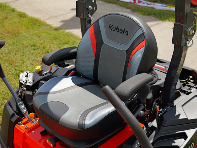 Image of Kubota Z242 equipment image 4