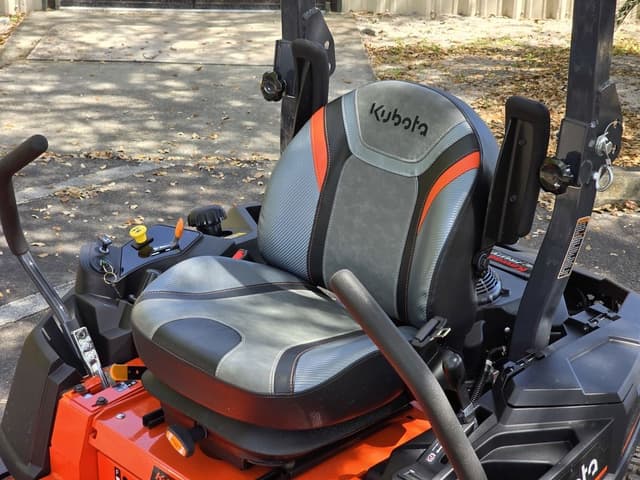 Image of Kubota Z242KW-48 equipment image 4
