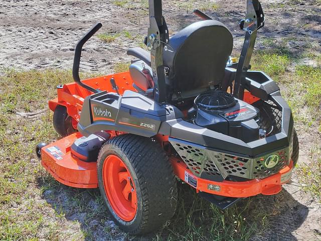 Image of Kubota Z252 equipment image 4