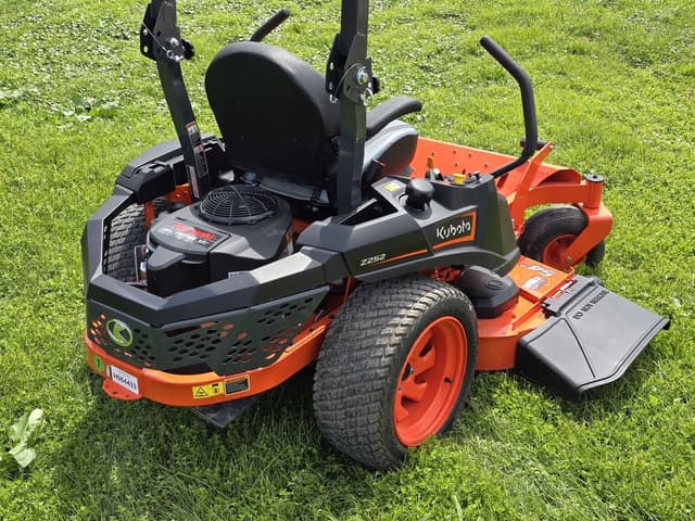 Image of Kubota Z252KW-54 equipment image 4