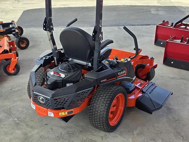 Image of Kubota Z252 equipment image 3