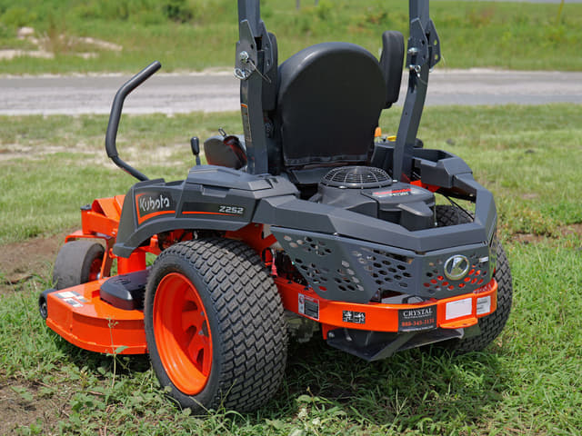Image of Kubota Z252KW-54 equipment image 2