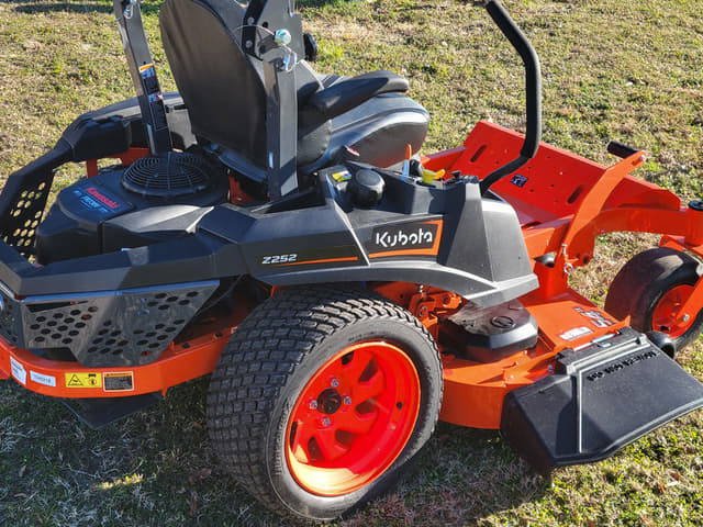 Image of Kubota Z252KW-54 equipment image 2