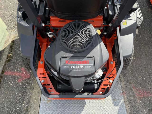 Image of Kubota Z231 equipment image 3