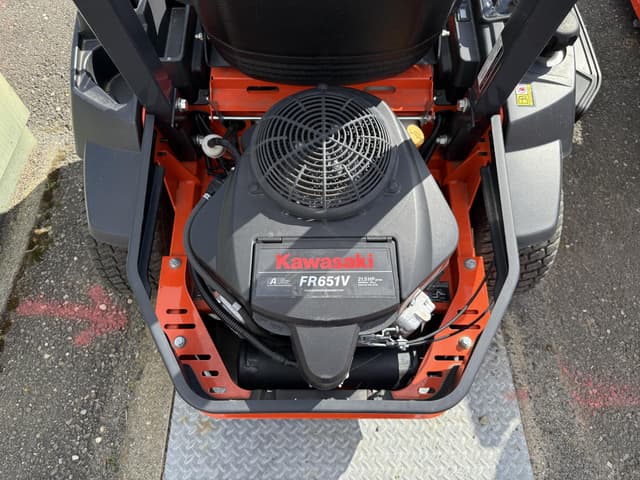 Image of Kubota Z231 equipment image 3