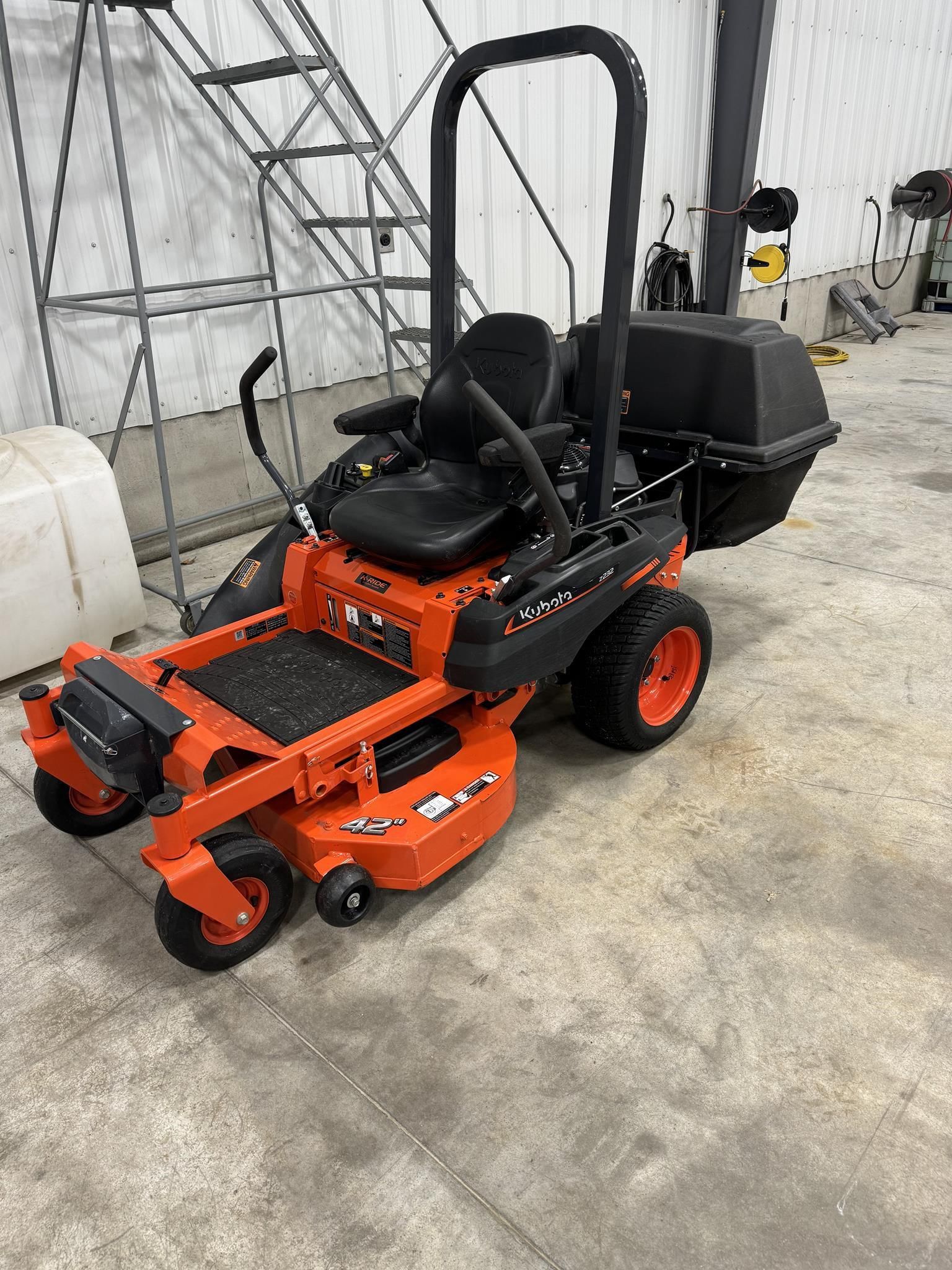 Main image Kubota Z232