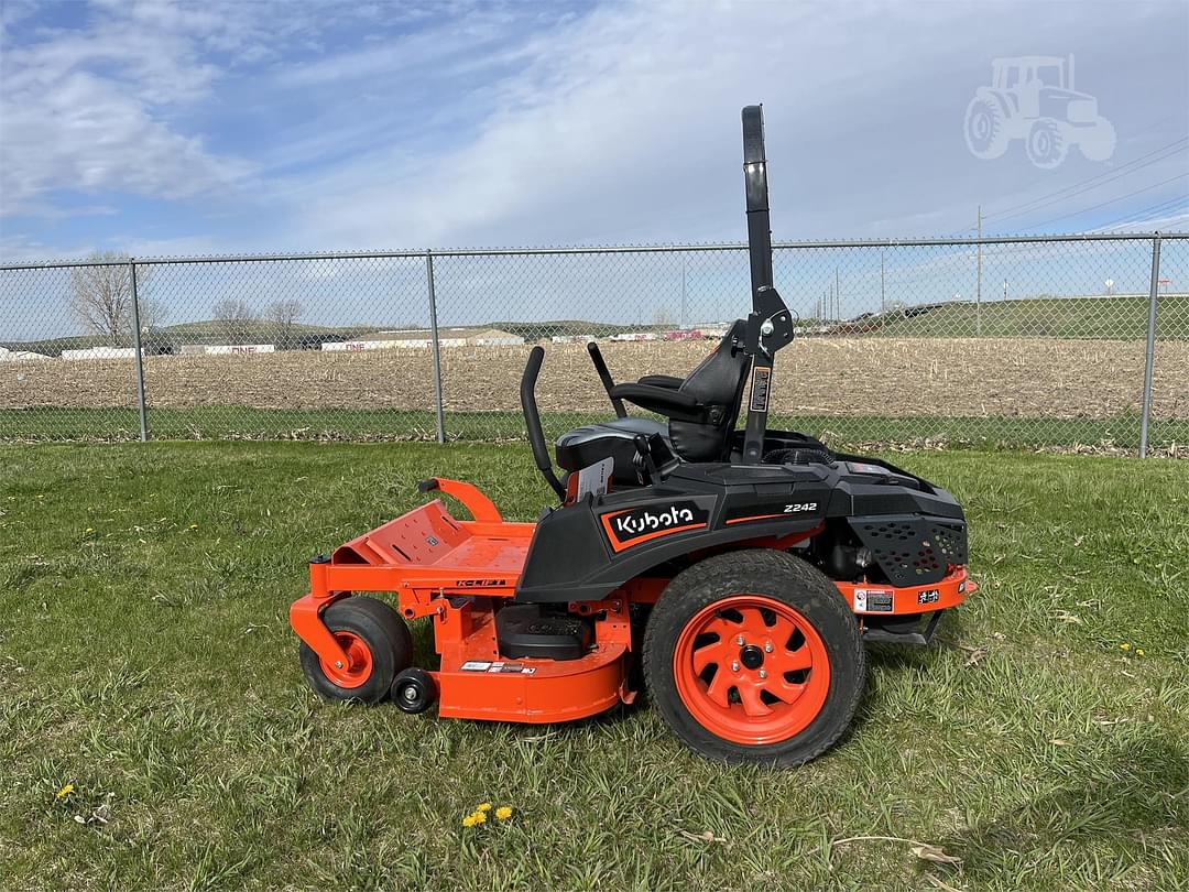 Image of Kubota Z242 Primary image