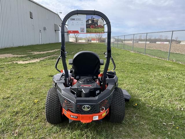 Image of Kubota Z242 equipment image 3