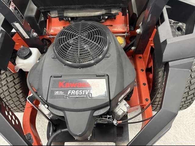 Image of Kubota Z242KW-48 equipment image 4