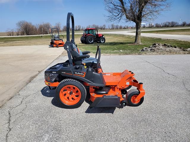 Image of Kubota Z242 equipment image 4