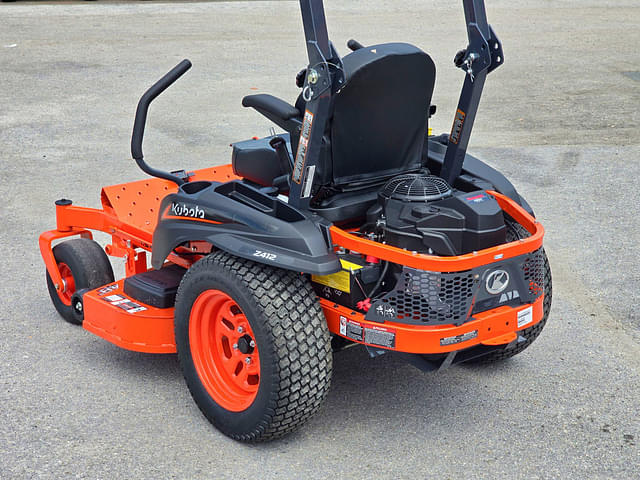 Image of Kubota Z412KW equipment image 4