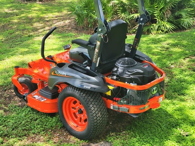 Image of Kubota Z412KW equipment image 3