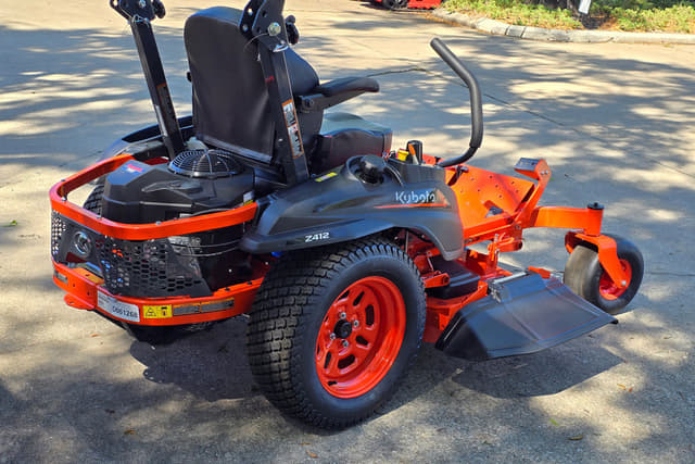 Image of Kubota Z412KWNC-48 equipment image 4