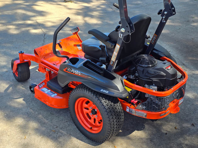 Image of Kubota Z412KWNC-48 equipment image 3