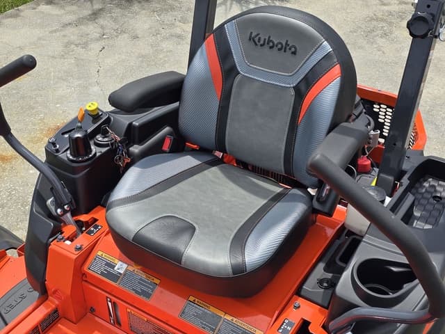 Image of Kubota Z421KWTNC-60 equipment image 4