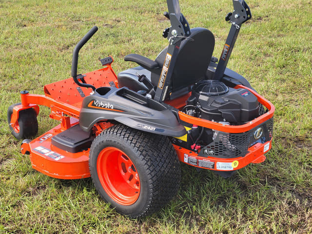 Image of Kubota Z421KWTNC-60 equipment image 3