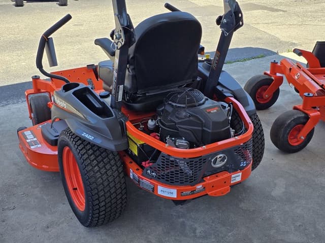 Image of Kubota Z422 equipment image 2