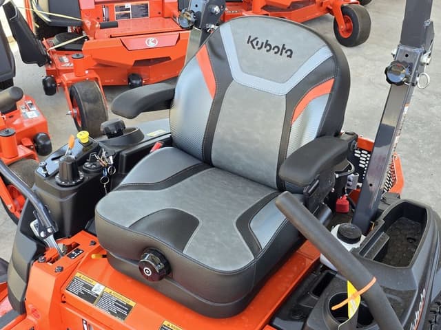 Image of Kubota Z422 equipment image 4