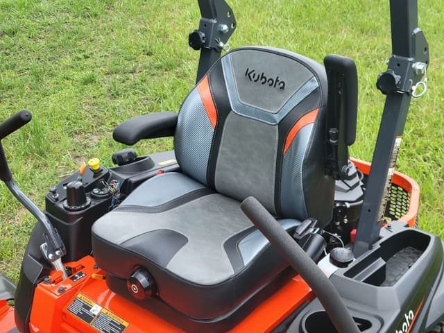 Image of Kubota Z422KWTNC-60 equipment image 4