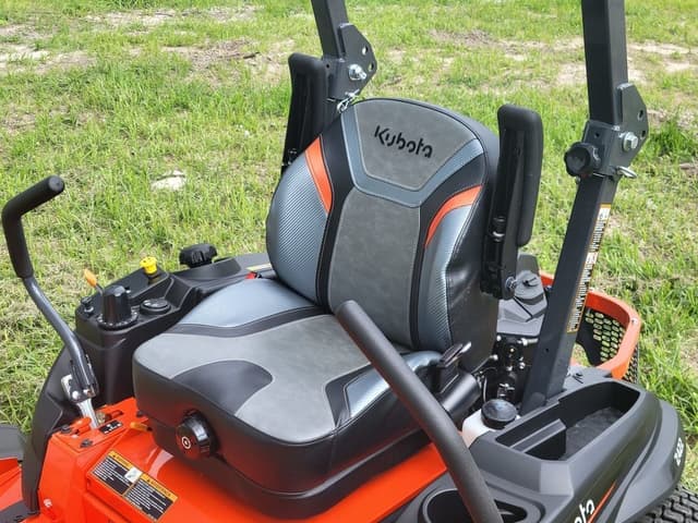 Image of Kubota Z422 equipment image 4