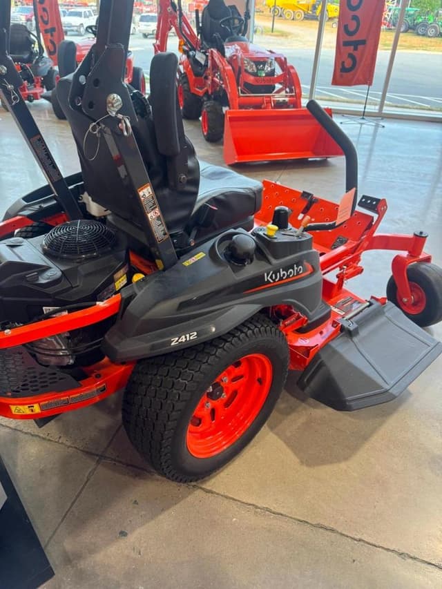 Image of Kubota Z412 equipment image 2