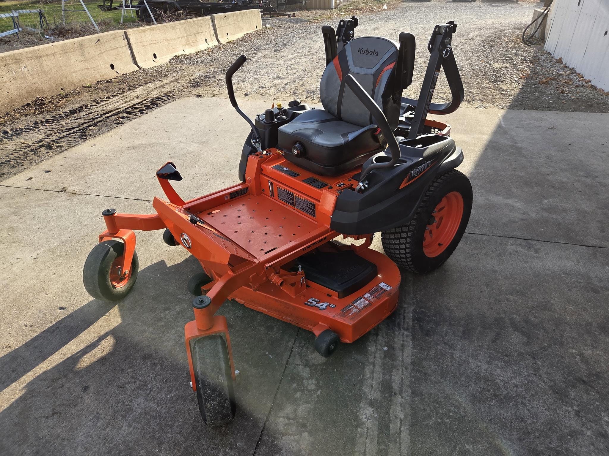 2024 Kubota Z421 Equipment Image0
