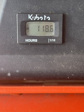Image of Kubota Z422 equipment image 4